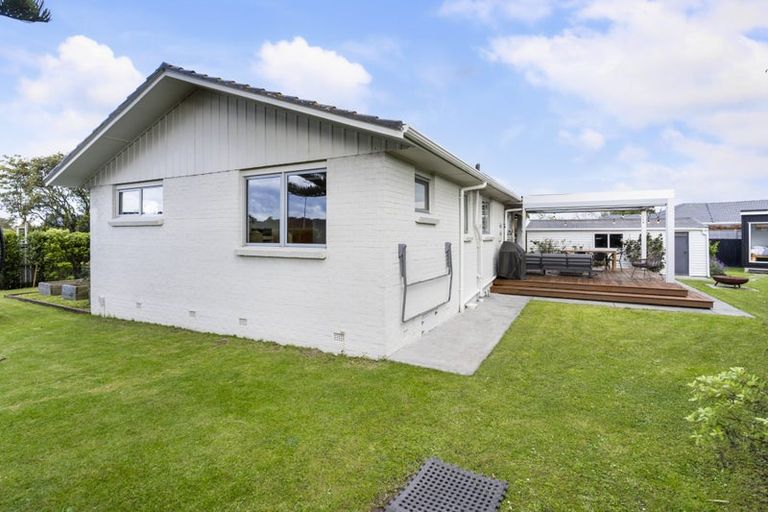 Photo of property in 2 Hatton Road, Orewa, 0931