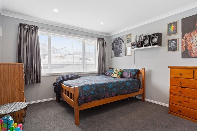 Photo of property in 35 Koura Drive, Rangiora, 7400