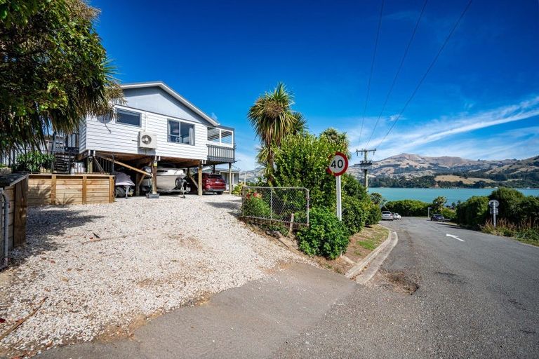 Photo of property in 18 Haywards Lane, Duvauchelle, 7581