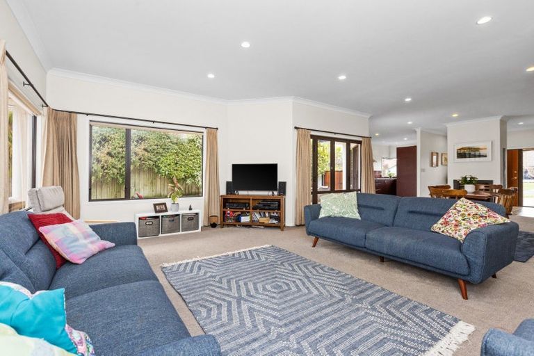Photo of property in 27 Palmbrook Avenue, Havelock North, 4130