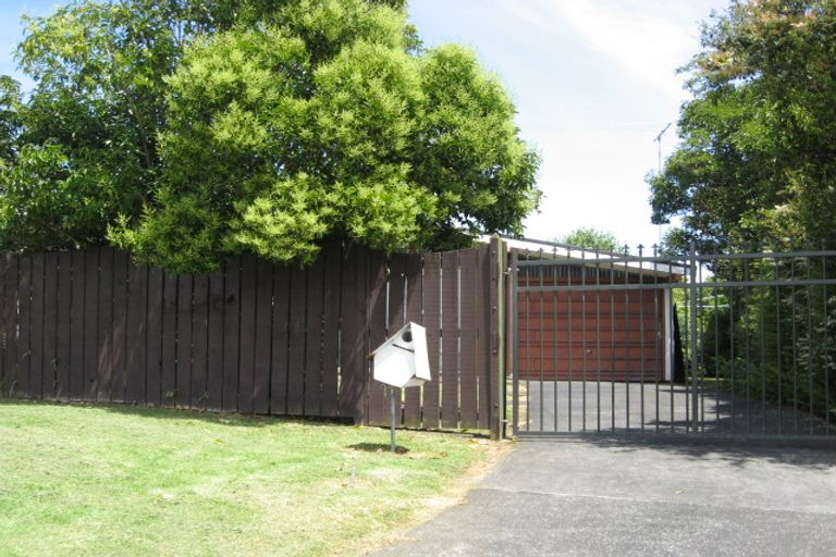 Photo of property in 3 Mckenzie Road, Mangere Bridge, Auckland, 2022