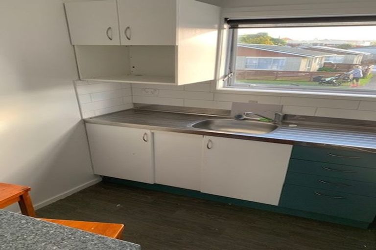 Photo of property in 8 Naumai Place, Spotswood, New Plymouth, 4310