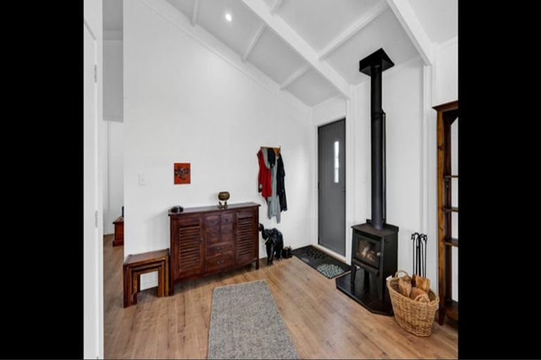 Photo of property in 15 Tasman Street, Opunake, 4616