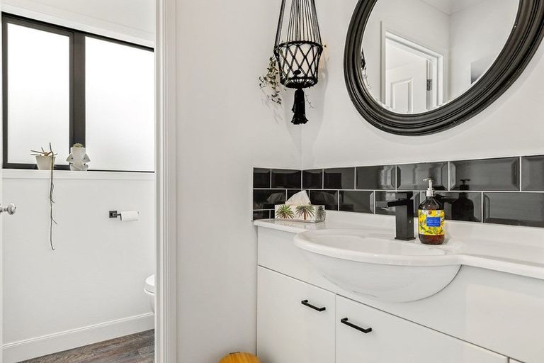 Photo of property in 8 Milkers Gate, Parklands, Christchurch, 8083