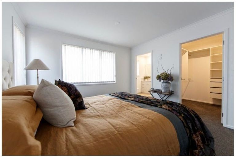 Photo of property in 12 Kahukaka Road, One Tree Point, 0118