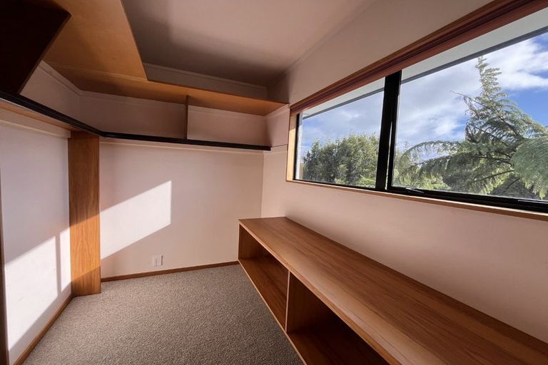 Photo of property in 6 Bushview Place, Upper Vogeltown, New Plymouth, 4310