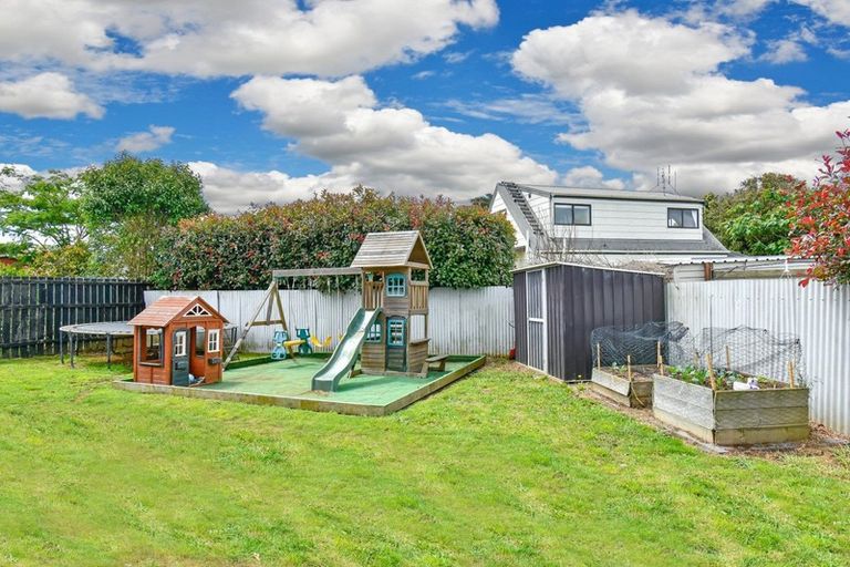 Photo of property in 1 Matipo Drive, Tuakau, 2121