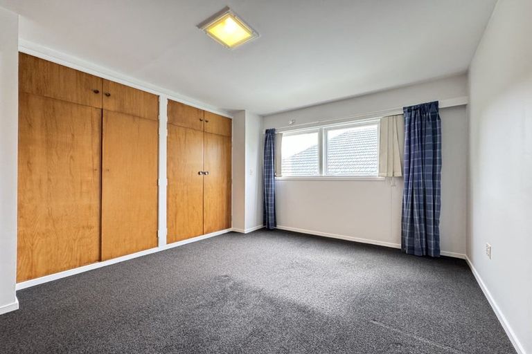 Photo of property in 1/3 Torwood Road, Khandallah, Wellington, 6035