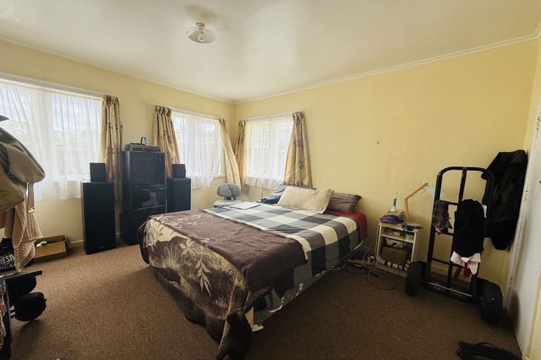 Photo of property in 13 Reiman Street, New Lynn, Auckland, 0600