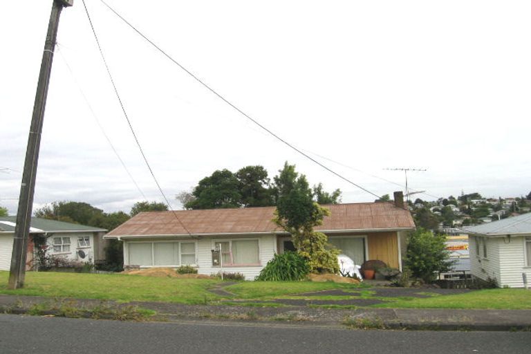 Photo of property in 11 Raeben Avenue, Hillcrest, Auckland, 0627