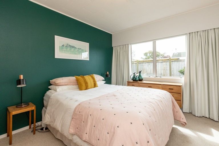 Photo of property in 18 Ngarimu Crescent, Taradale, Napier, 4112