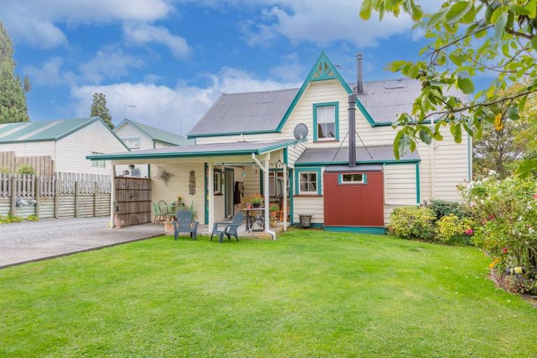Photo of property in 3 Saint Marys Road, Waipukurau, 4200