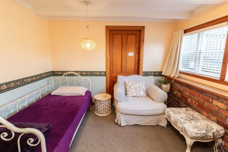 Photo of property in 117 Severn Street, Island Bay, Wellington, 6023