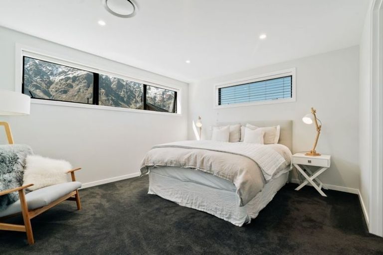 Photo of property in 16 Mcgibbon Lane, Jacks Point, 9371