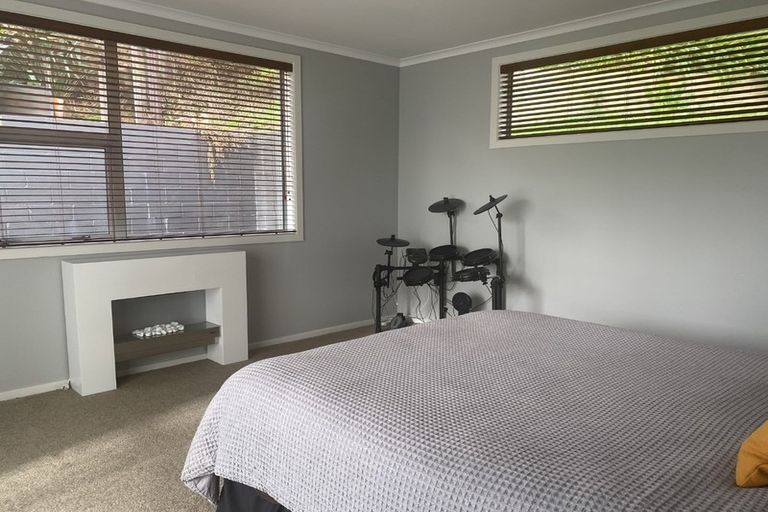 Photo of property in 37 Spinnaker Drive, Whitby, Porirua, 5024