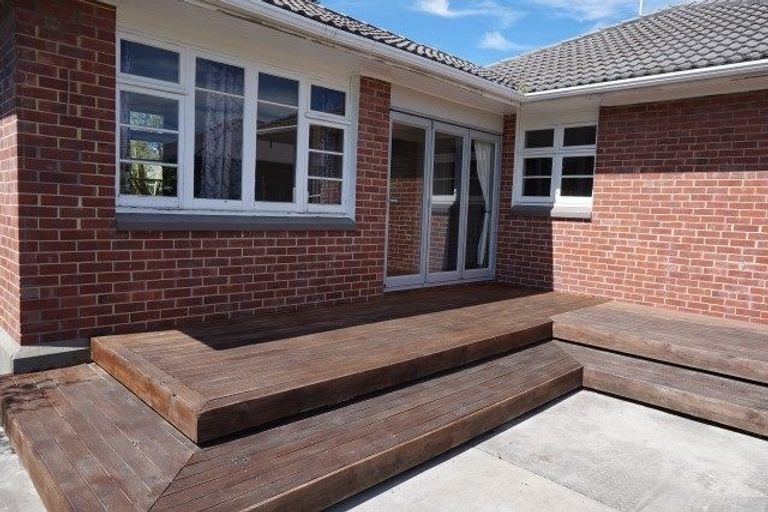 Photo of property in 1/44 Kathleen Crescent, Hornby, Christchurch, 8042
