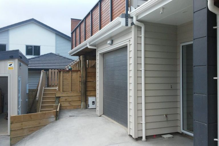 Photo of property in 104b Glanmire Road, Newlands, Wellington, 6037