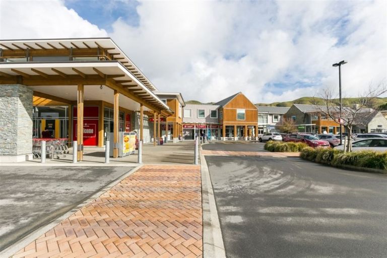 Photo of property in 73 Amesbury Drive, Churton Park, Wellington, 6037