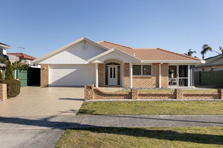 Photo of property in 4 Monterey Key, Papamoa Beach, Papamoa, 3118