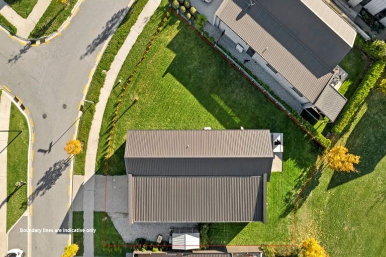 Photo of property in 5 Mount Creighton Crescent, Wanaka, 9305