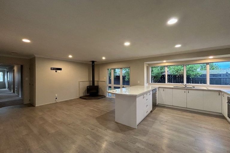 Photo of property in 17 Whiting Crescent, Greenmeadows, Napier, 4112