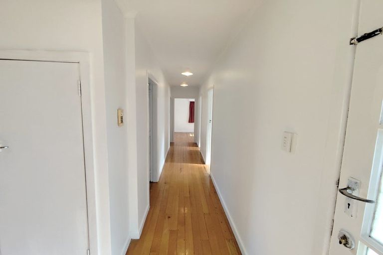 Photo of property in 26 Larnoch Road, Henderson, Auckland, 0610