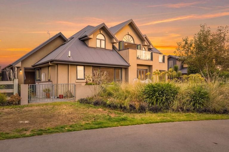 Photo of property in 562a Bower Avenue, Parklands, Christchurch, 8083