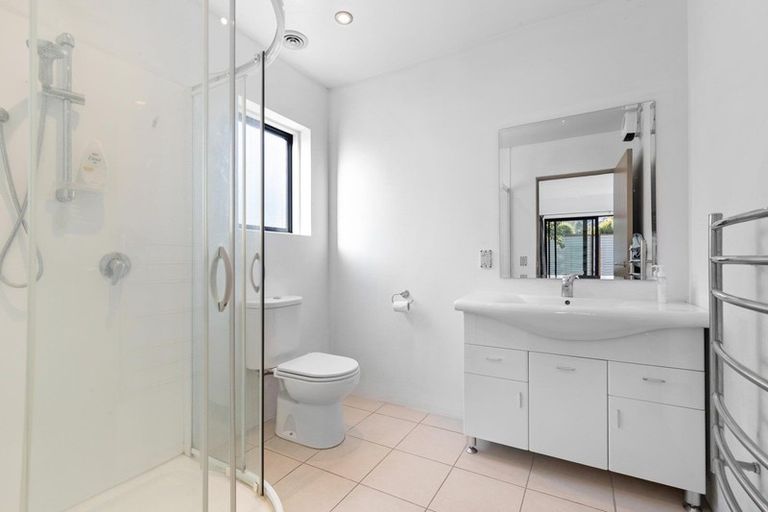 Photo of property in 2/1 Maple Court, Arthurs Point, Queenstown, 9371
