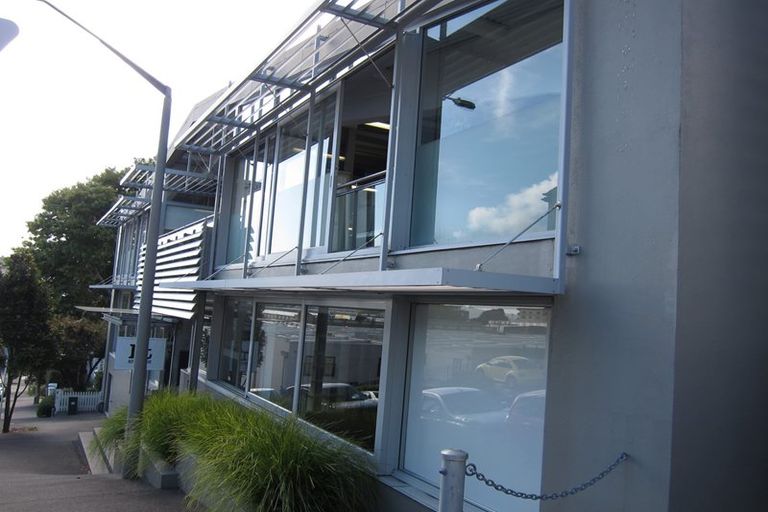 Photo of property in 33 Garfield Road, Helensville, 0800