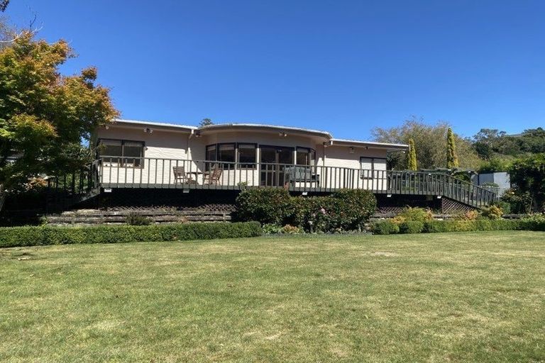 Photo of property in 18 Corrondella Grove, Belmont, Lower Hutt, 5010