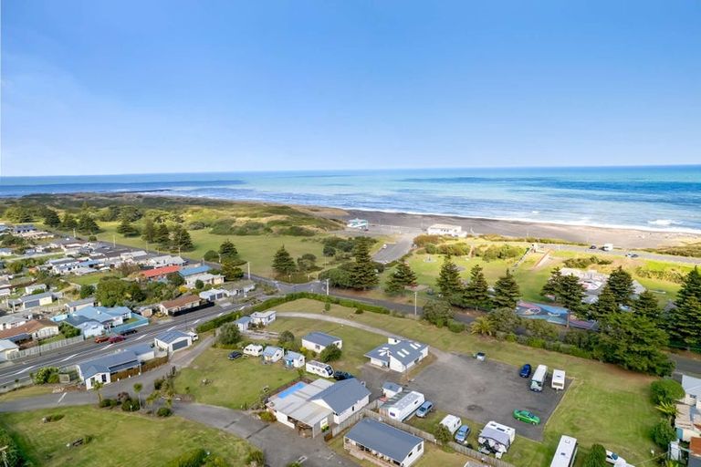 Photo of property in 36 Karaka Street, Castlecliff, Wanganui, 4501