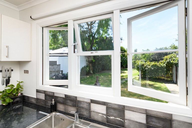 Photo of property in 5 Rangitira Avenue, Palmerston North, 4414