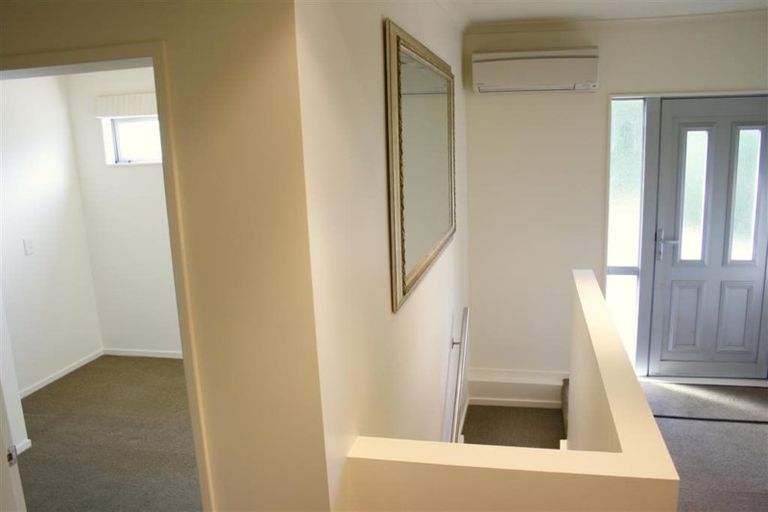 Photo of property in 15 Onslow Road, Khandallah, Wellington, 6035