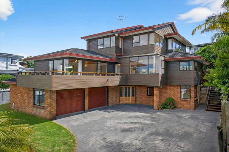 Photo of property in 2/50 Masterton Road, Rothesay Bay, Auckland, 0630