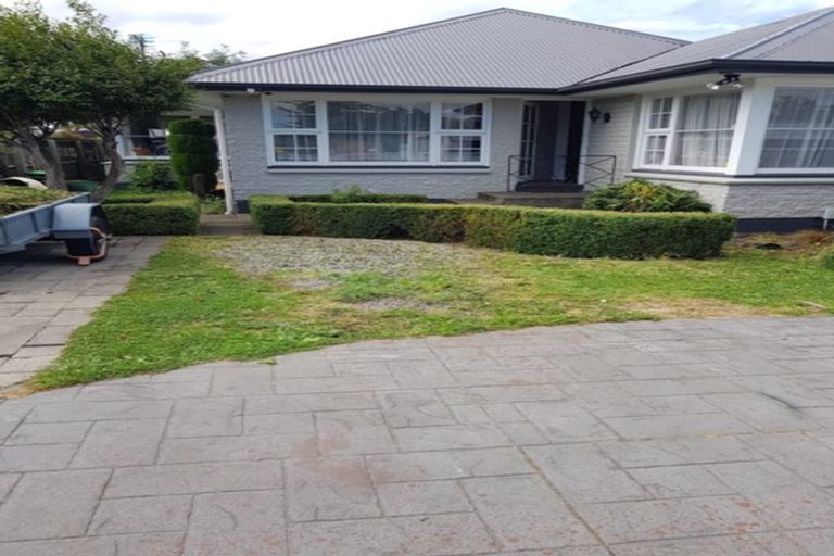 Photo of property in 8 Coniston Avenue, Ilam, Christchurch, 8041