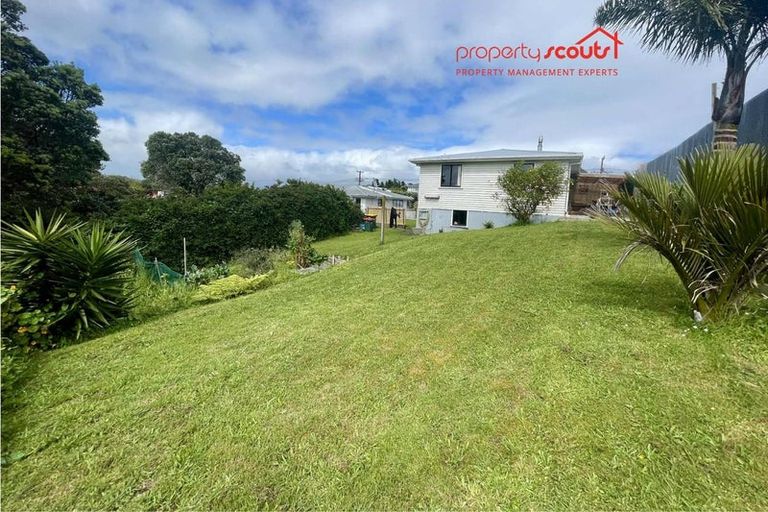 Photo of property in 125 Pioneer Road, Moturoa, New Plymouth, 4310