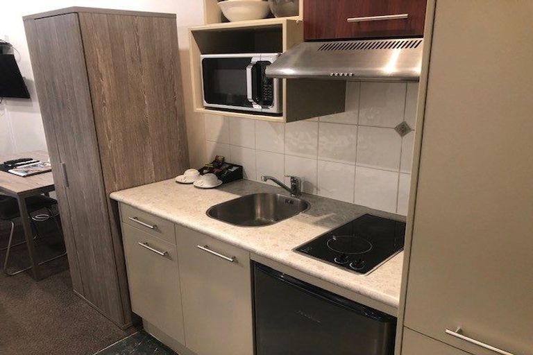 Photo of property in Atrium Towers, 4f/154 The Terrace, Wellington Central, Wellington, 6011