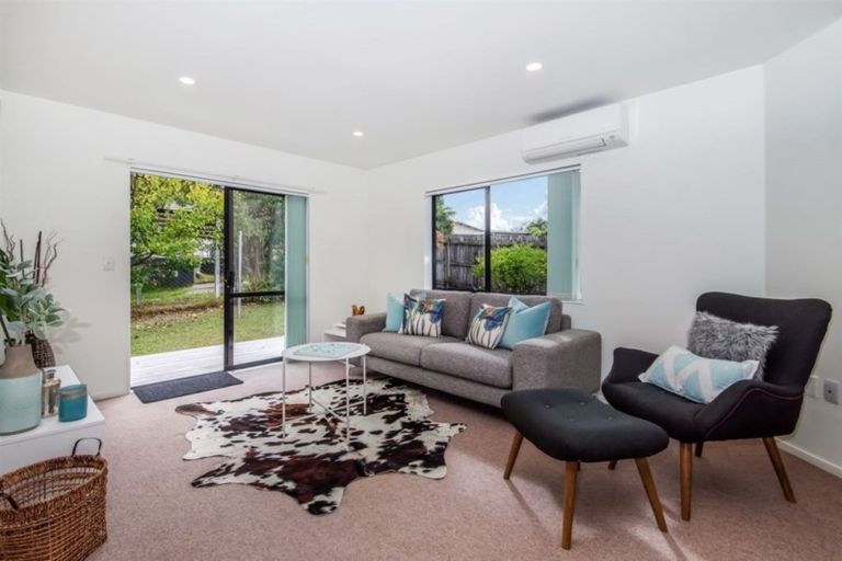 Photo of property in 2/55 Seaview Road, Glenfield, Auckland, 0629