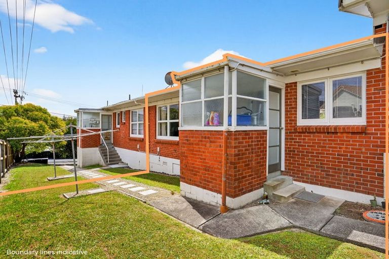 Photo of property in 2/497 Beach Road, Murrays Bay, Auckland, 0630