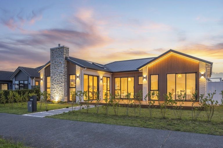 Photo of property in 25 Uatoto Road, Clarks Beach, 2122