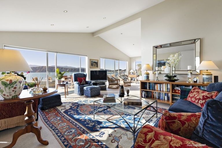 Photo of property in 4/279 Karaka Bay Road, Karaka Bays, Wellington, 6022