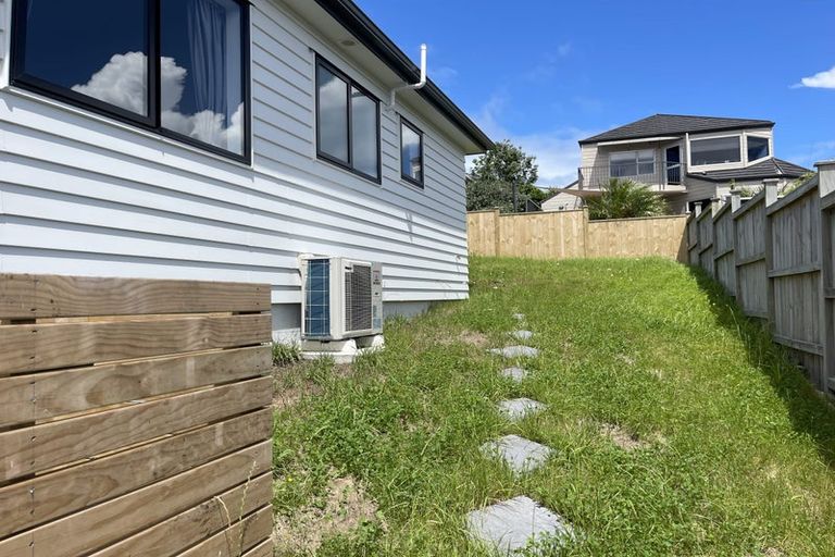 Photo of property in 35 Symes Drive, Red Beach, 0932