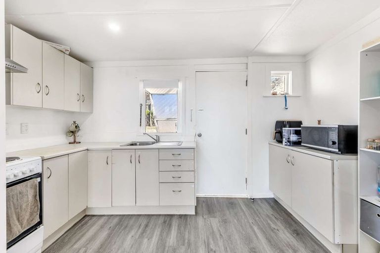 Photo of property in 16 Alberta Road, Glen Avon, New Plymouth, 4312