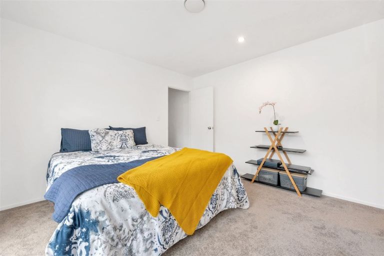 Photo of property in 16 John Broad Place, Flat Bush, Auckland, 2019