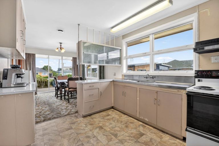 Photo of property in 15 Kingsley Street, St Andrews, Hamilton, 3200