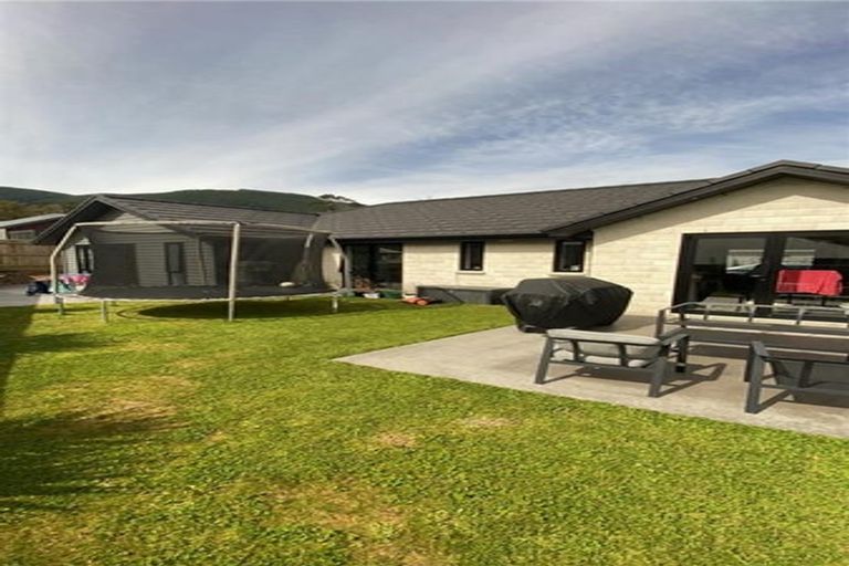 Photo of property in 11 Greenfield Lane, Stoke, Nelson, 7011