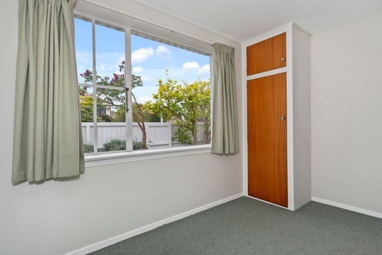 Photo of property in 2/16 Holly Road, St Albans, Christchurch, 8014