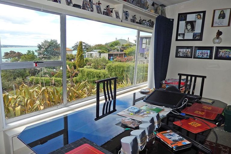 Photo of property in 16 Tamar Street, South Hill, Oamaru, 9400