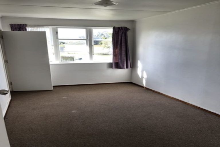 Photo of property in 23 Hill Crescent, New Lynn, Auckland, 0600
