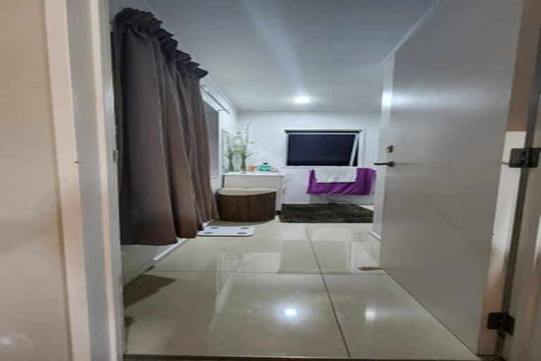 Photo of property in 8 Kylie Court, Clover Park, Auckland, 2019